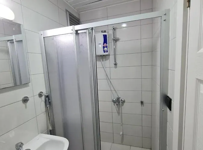 Nimet Aydin * אלאניה