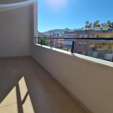 Nimet Aydin アパート アランヤ